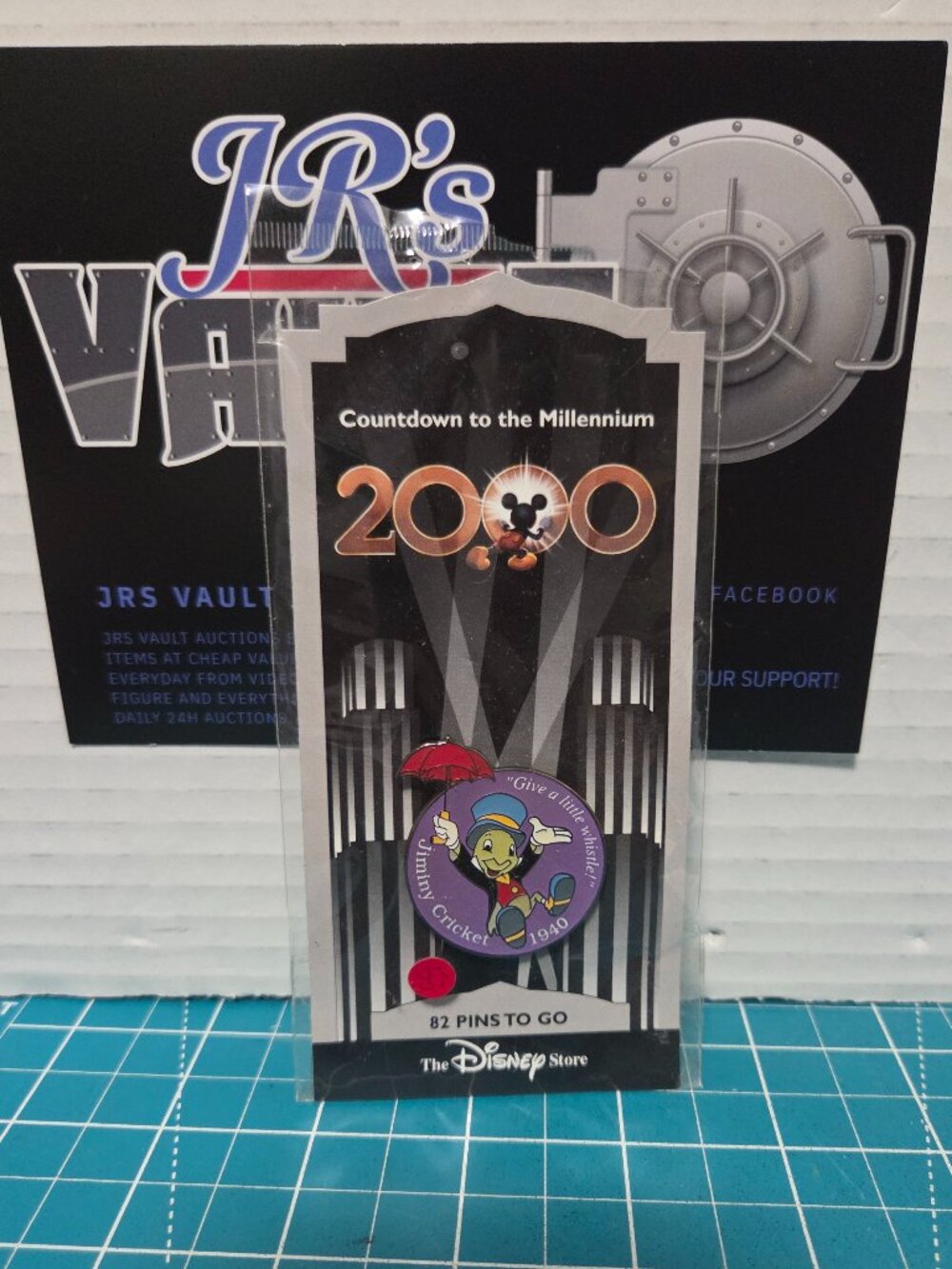 Disney DS Countdown to the Millennium Series Jiminy Cricket Enamel Pin